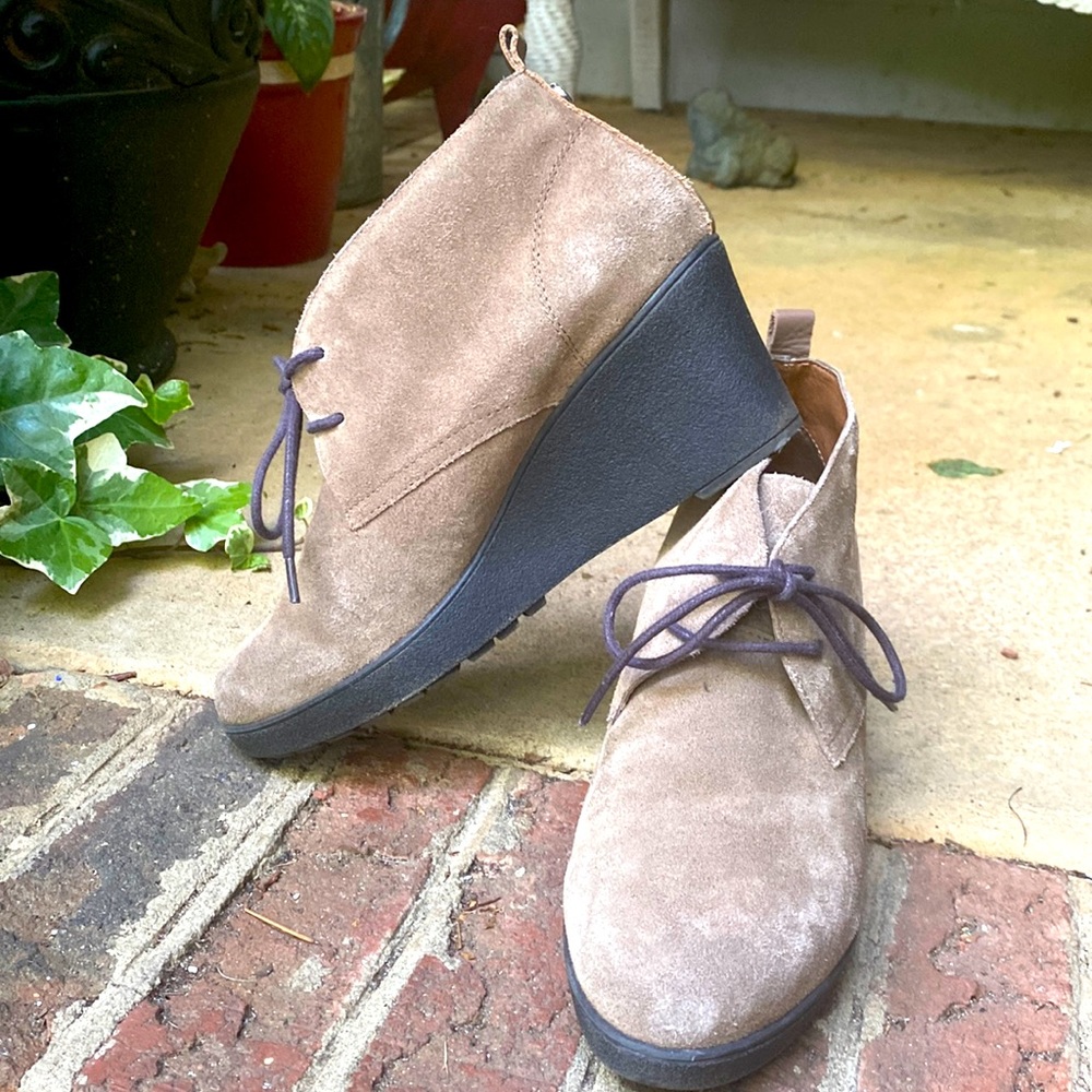Donald J Pliner Wedges 7.5 “Nakka”